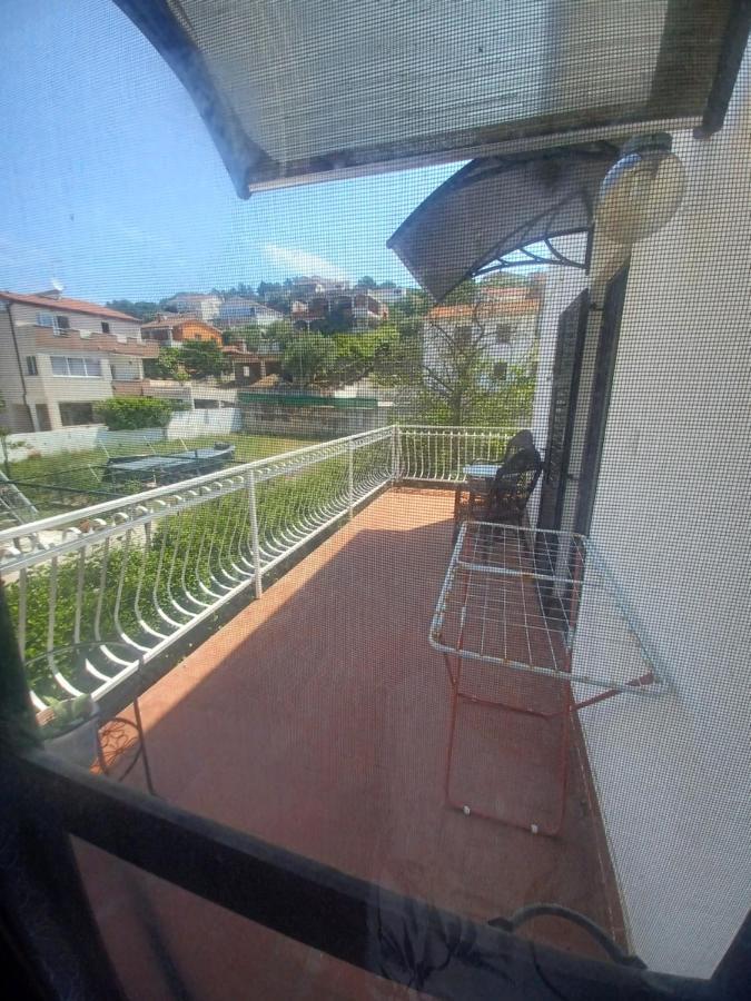 Apartment Bunjo'S Beach House โตรกีร์ ภายนอก รูปภาพ