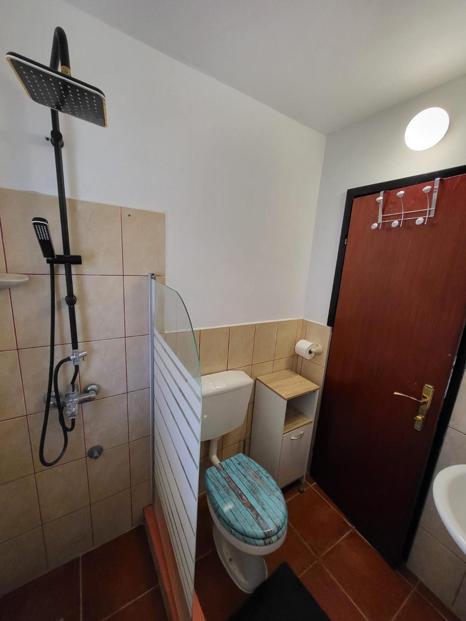 Apartment Bunjo'S Beach House โตรกีร์ ภายนอก รูปภาพ