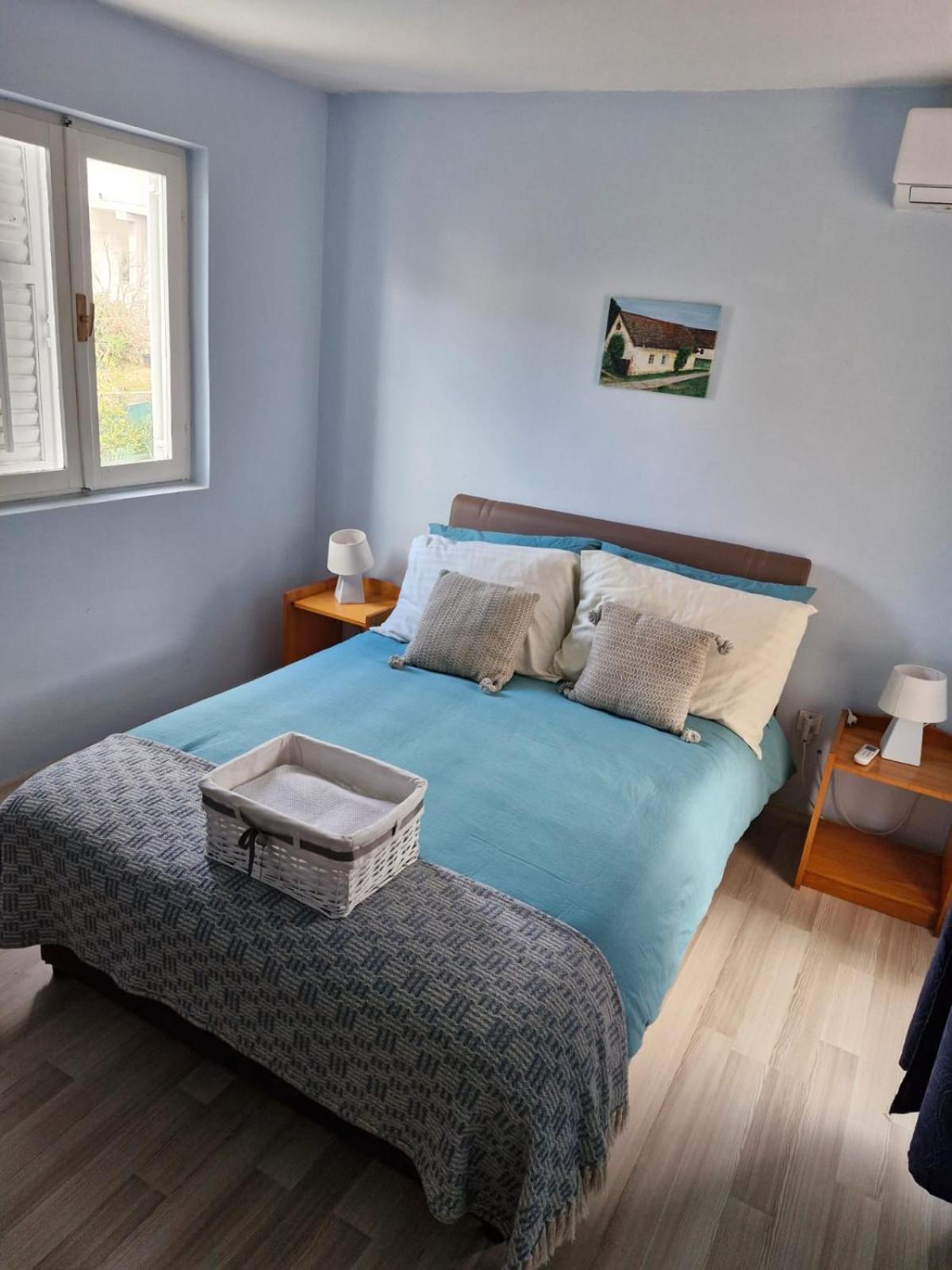 Apartment Bunjo'S Beach House โตรกีร์ ภายนอก รูปภาพ