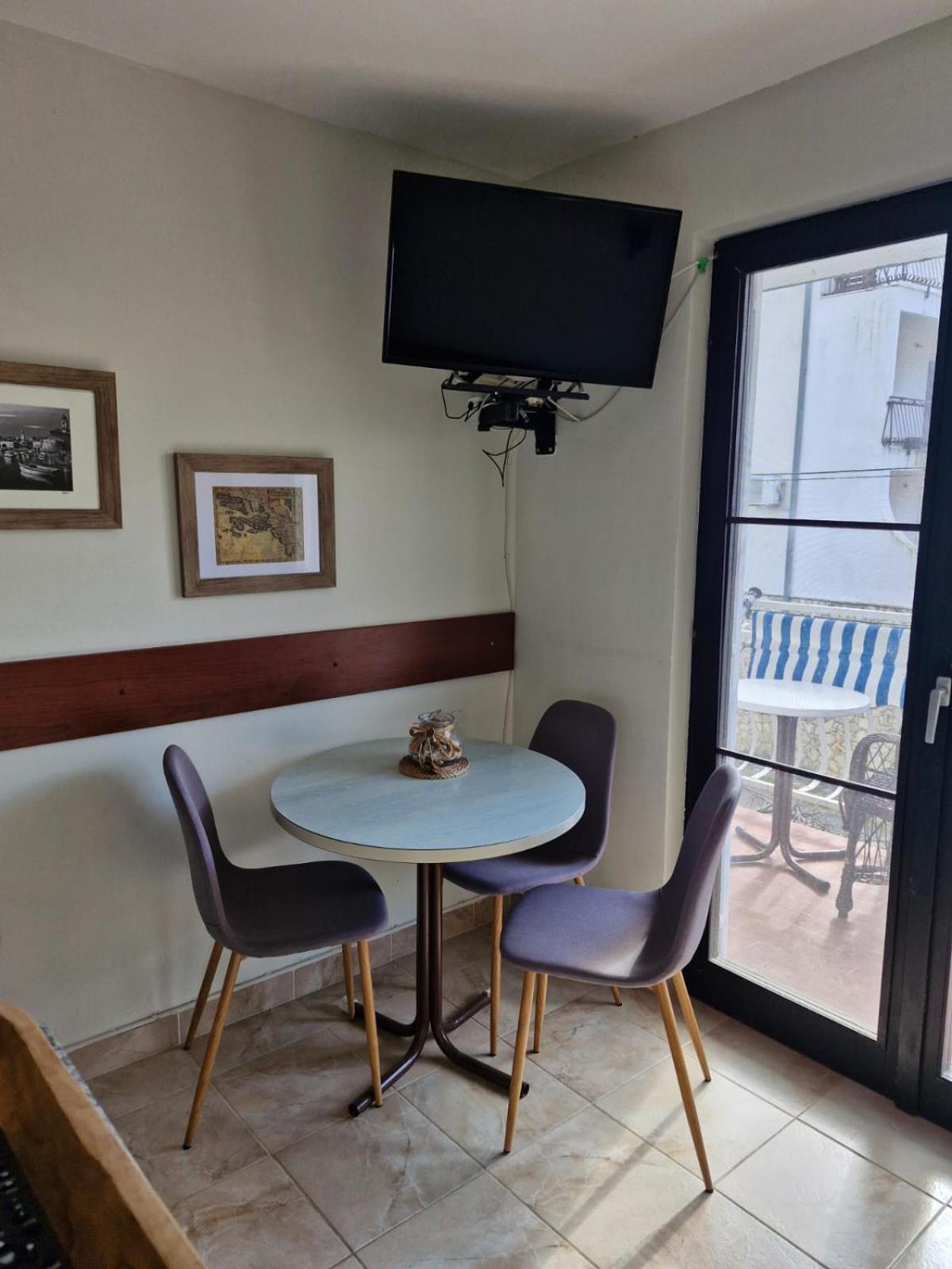 Apartment Bunjo'S Beach House โตรกีร์ ภายนอก รูปภาพ